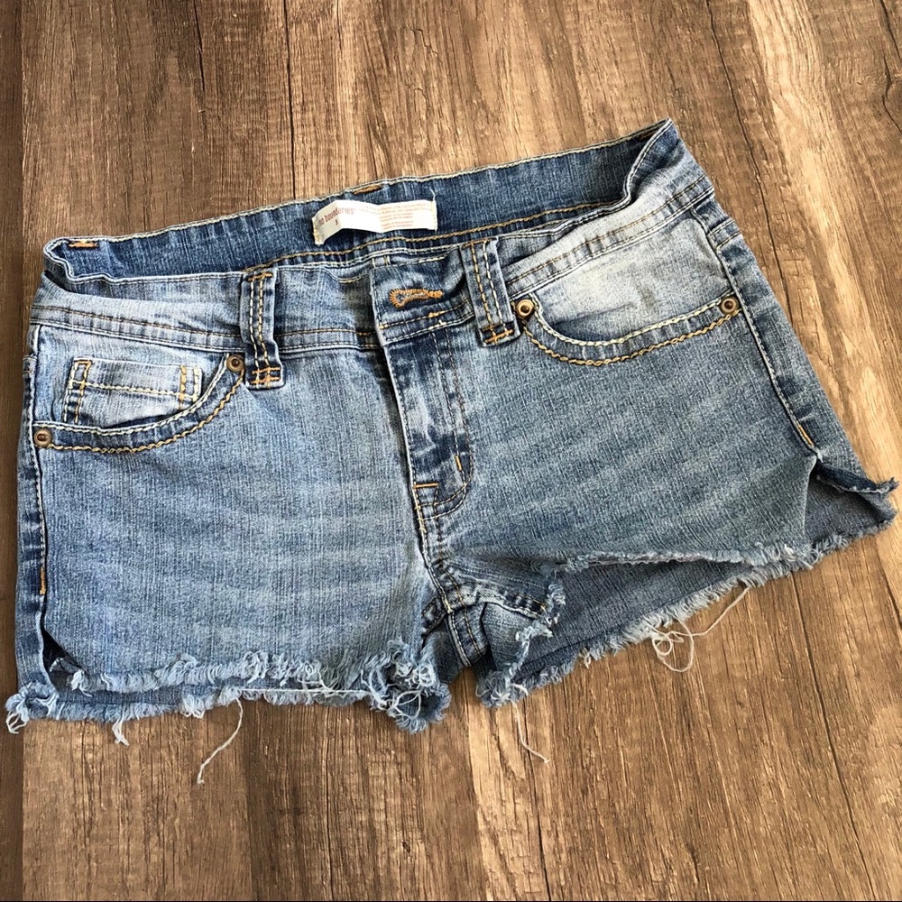 No boundaries jean shorts